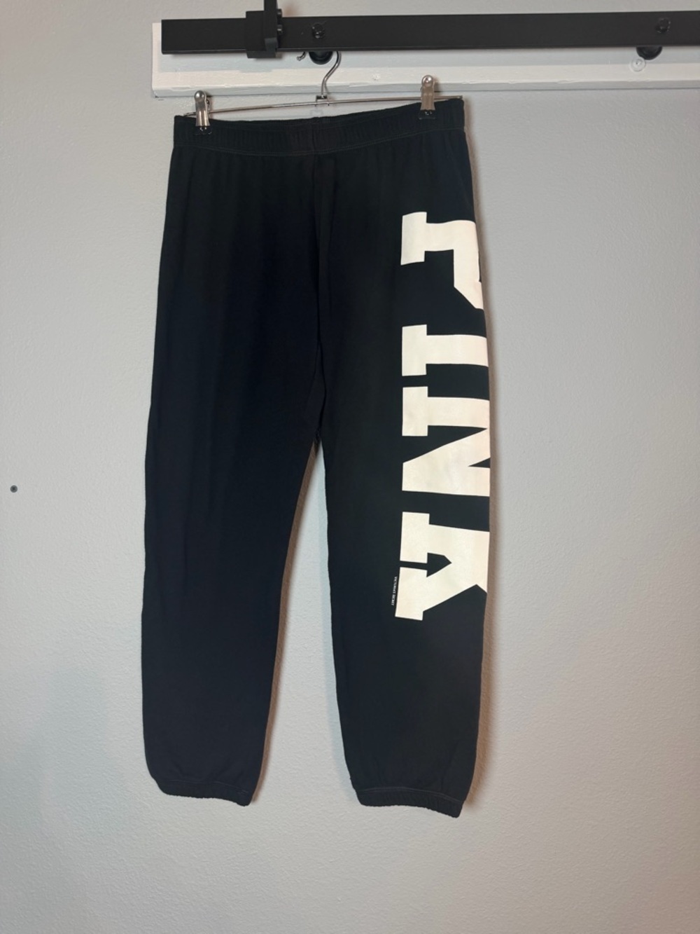 PINK Victoria's Secret Y2K Cropped Jogger Sweatpants XS Black Spellout Midrise